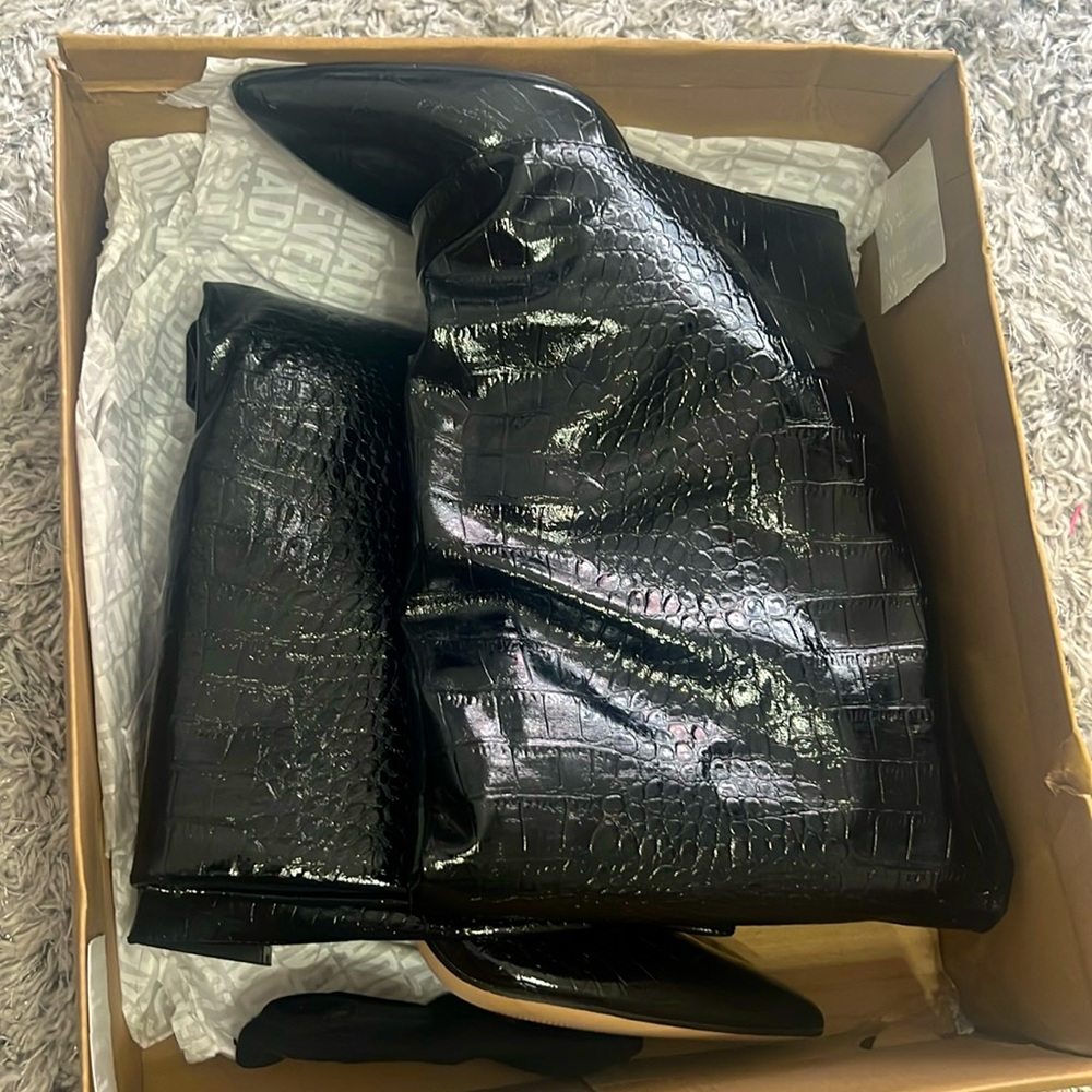 Steve Madden Black Crocodile Boats
